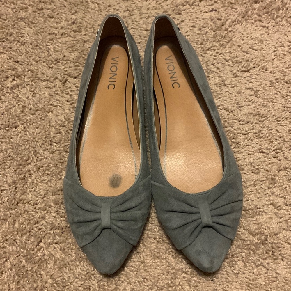 Vionic gray flats size 8